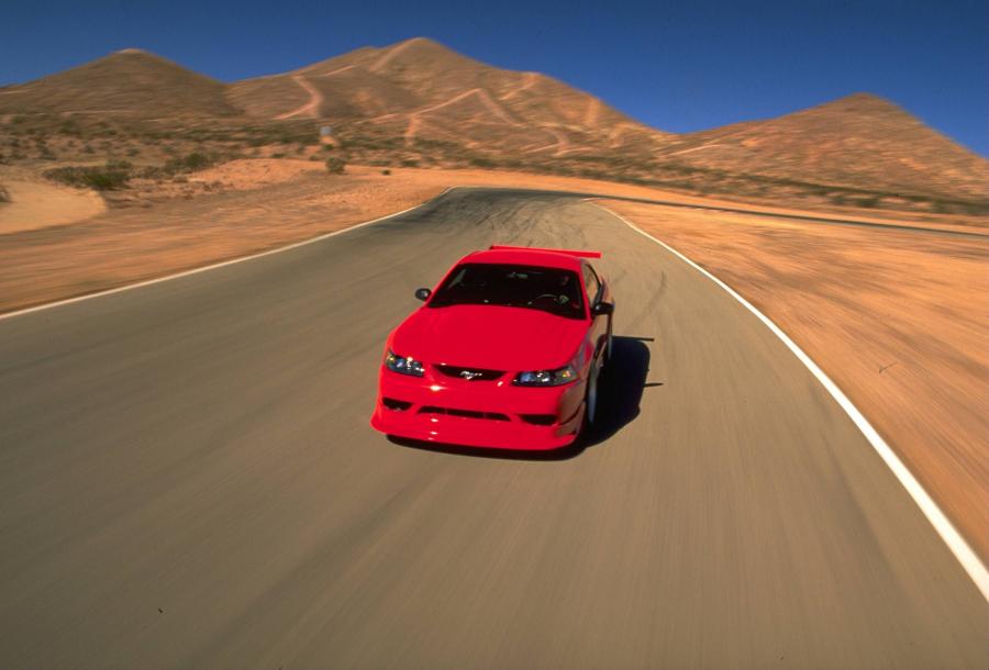  Ford Mustang SVT Cobra R 2000 года  (фото 33 из 128)